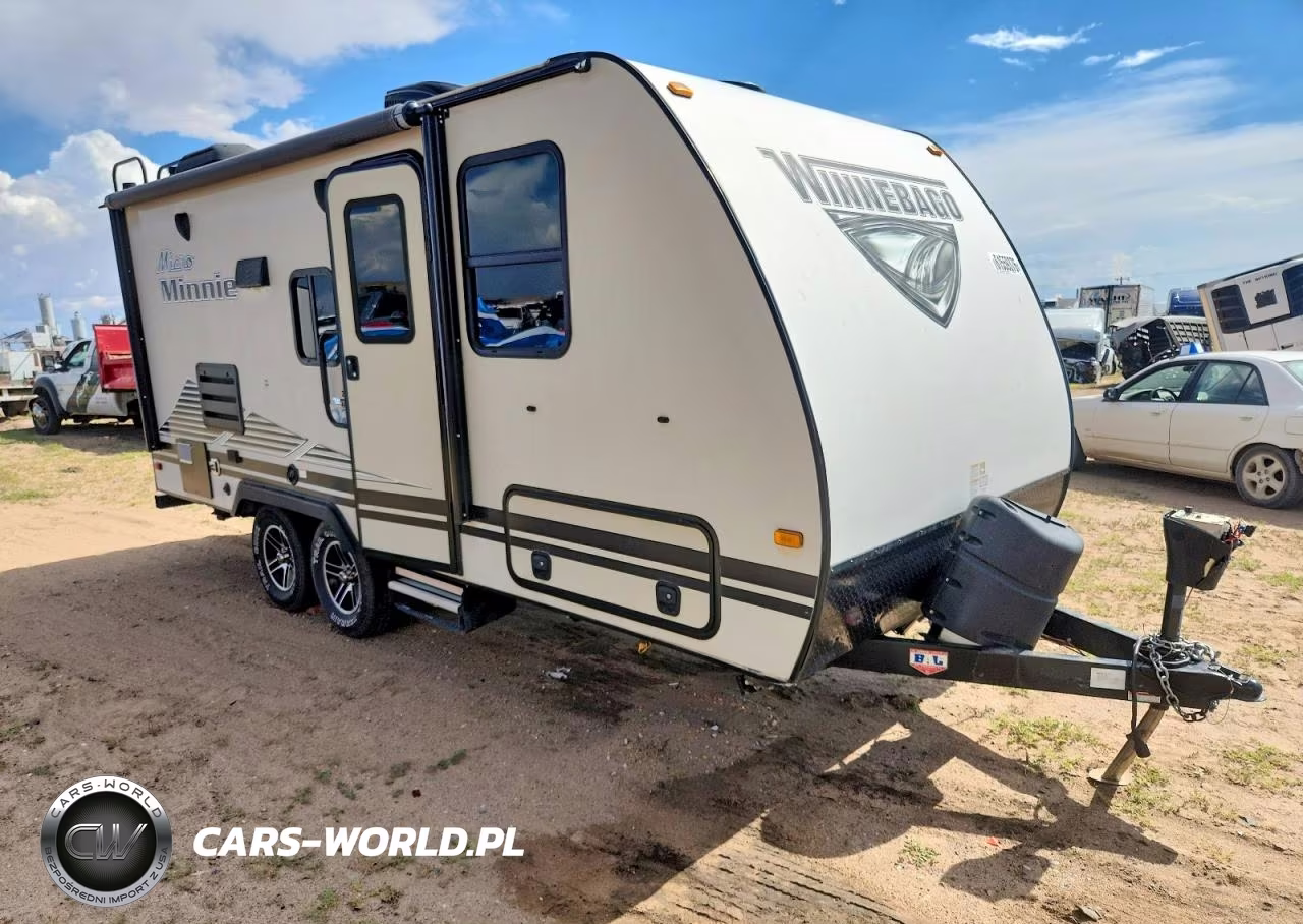 2020 Winnebago Minnie Camper