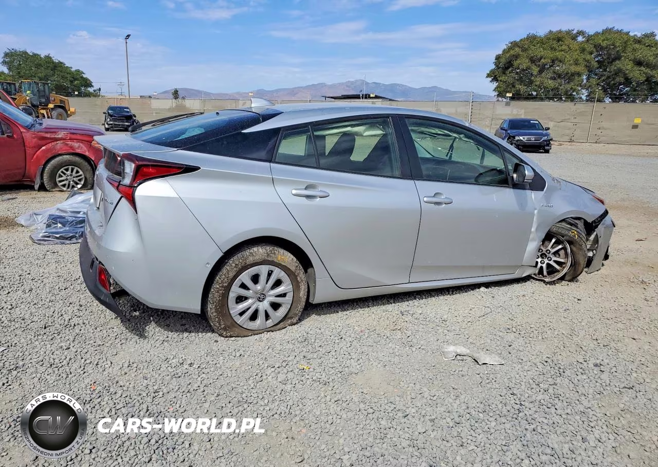 2021 Toyota Prius Le VIN:JTDKAMFU5M3128634 - 3