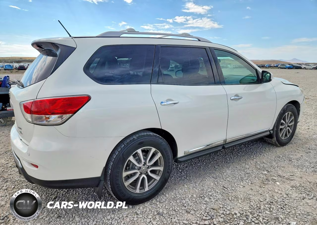 2015 Nissan Pathfinder S VIN:5N1AR2MMXFC628704 - 3