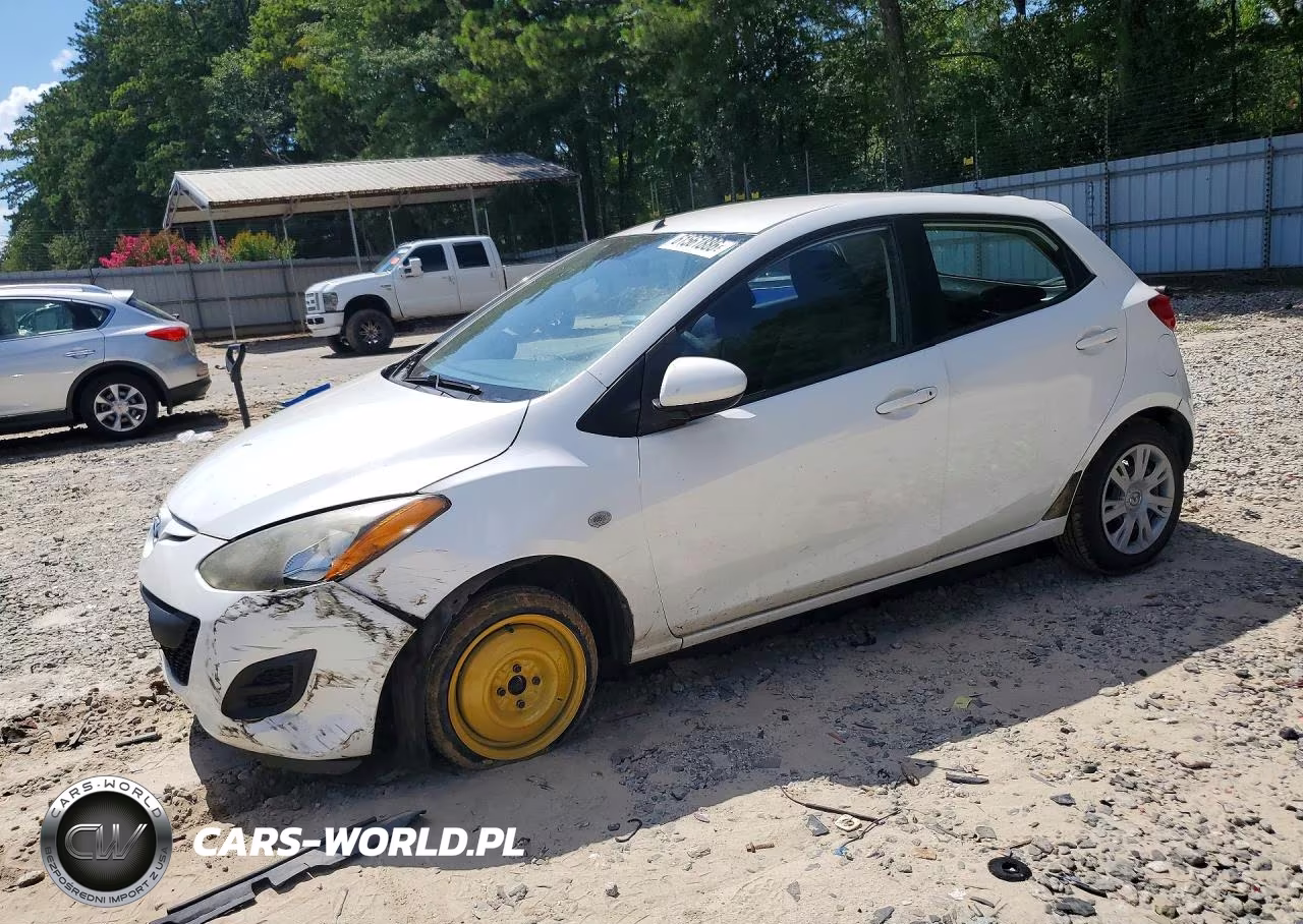 2013 Mazda Mazda 2 – zdjęcie 1 z 12