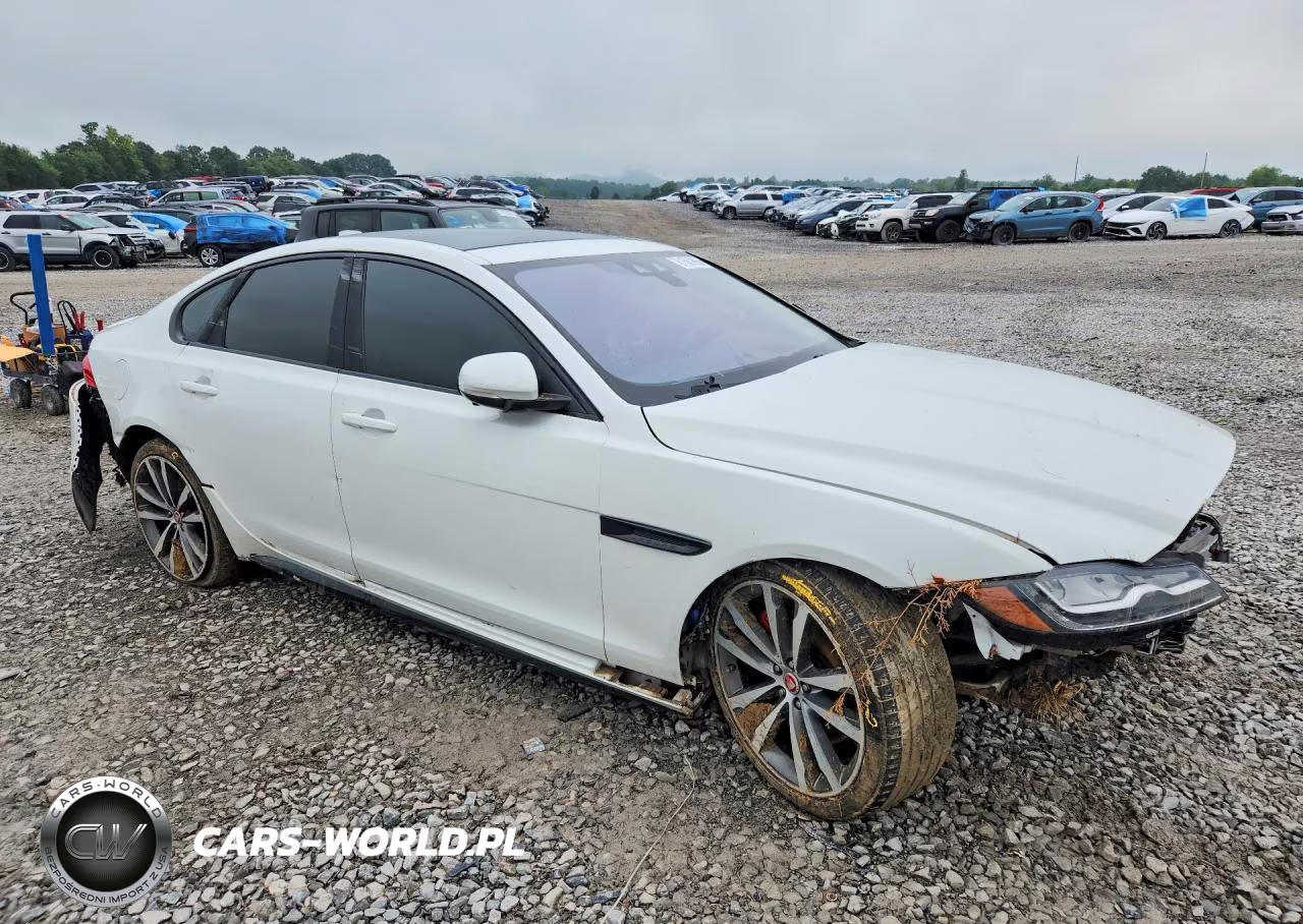 2016 Jaguar Xf S VIN:SAJBG4BVXGCY08189 - 4