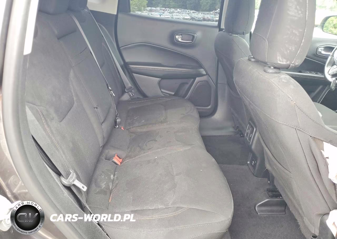2018 Jeep Compass Sport VIN:3C4NJDABXJT180070 - 11