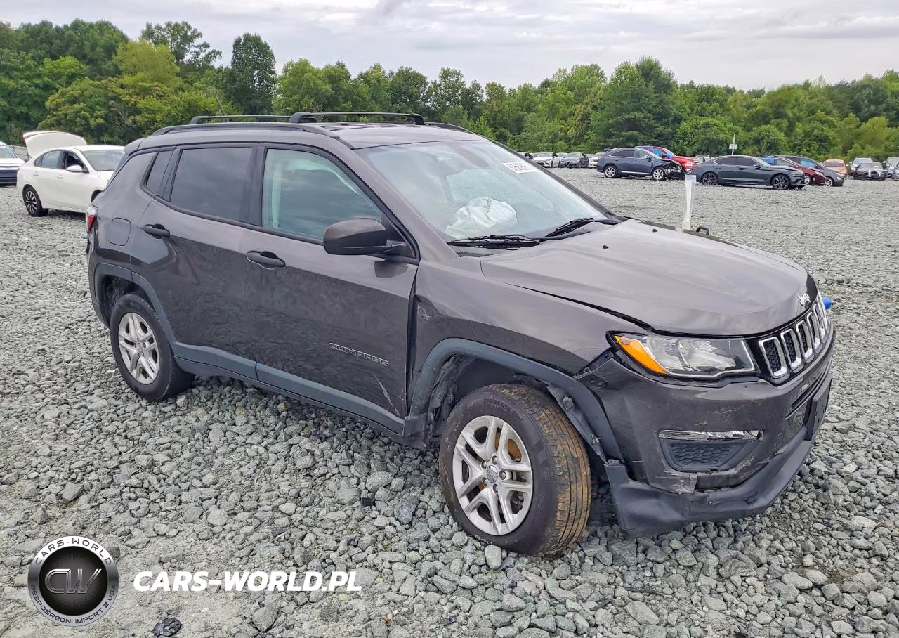 2018 Jeep Compass Sport VIN:3C4NJDABXJT180070 - 4