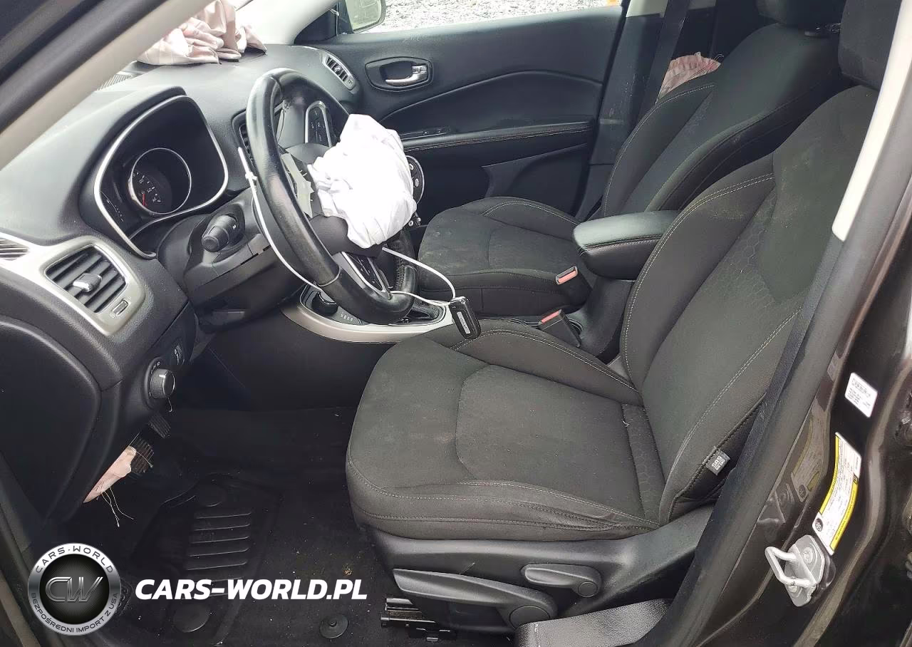 2018 Jeep Compass Sport VIN:3C4NJDABXJT180070 - 7