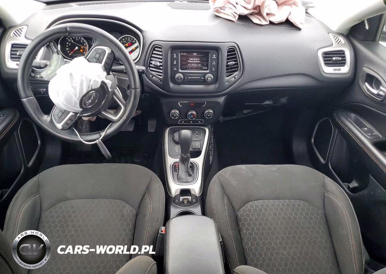 2018 Jeep Compass Sport VIN:3C4NJDABXJT180070 - 8