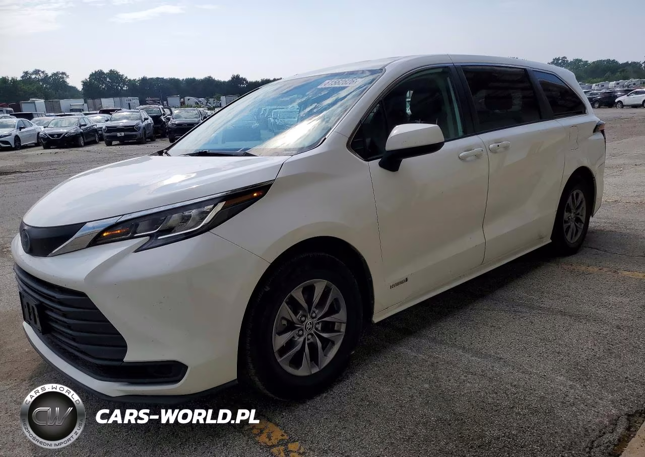 2021 Toyota Sienna Le – zdjęcie 1 z 13