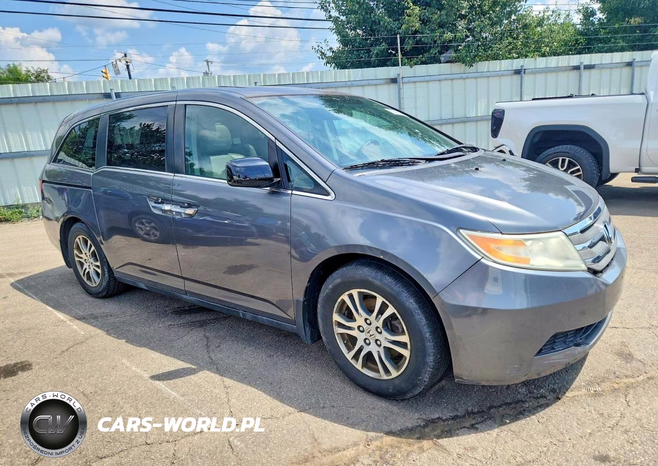 2014 Honda Odyssey VIN:5FNRL5H67DB043875 - 4