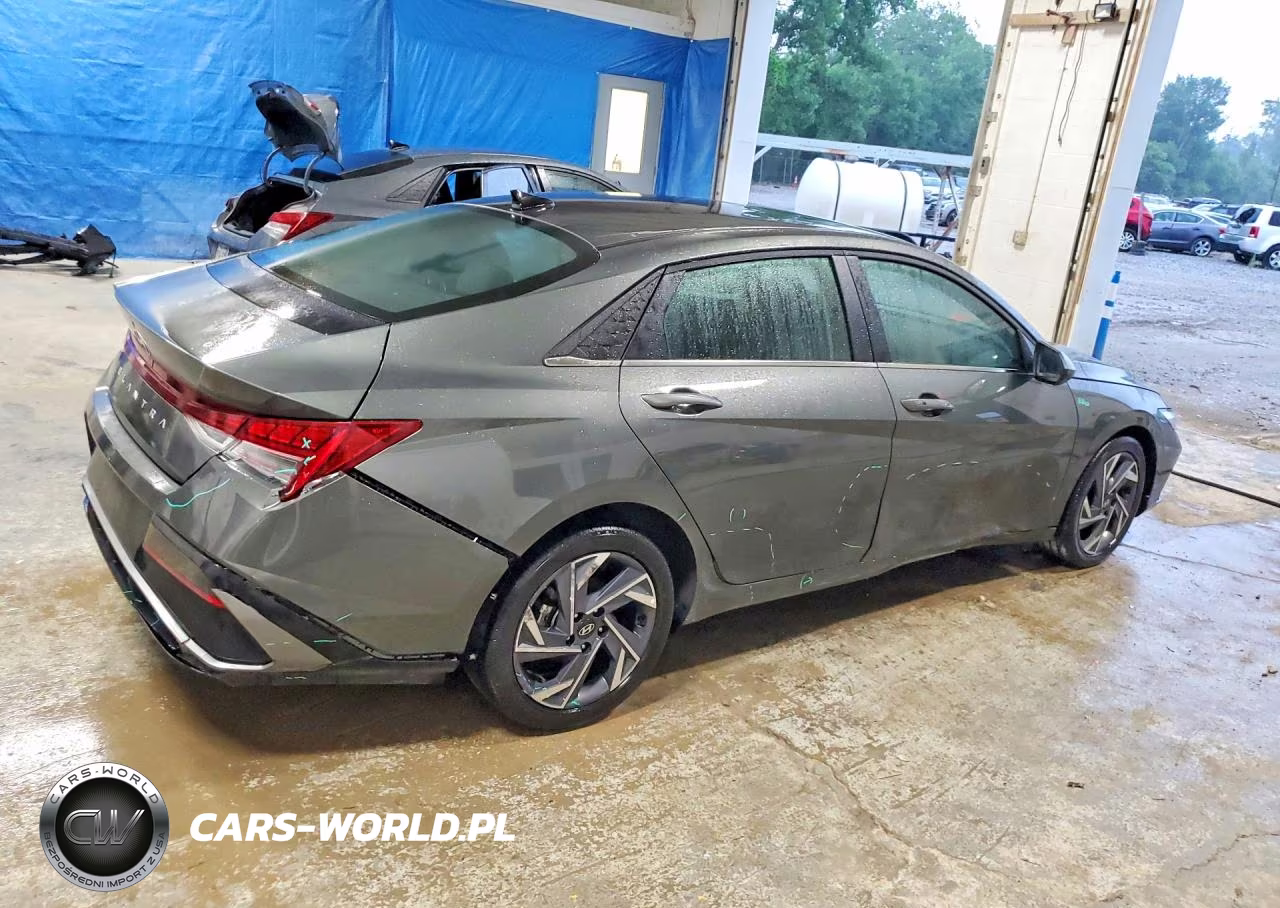 2025 Hyundai Elantra Sel VIN:KMHLS4DG7SU038015 - 3