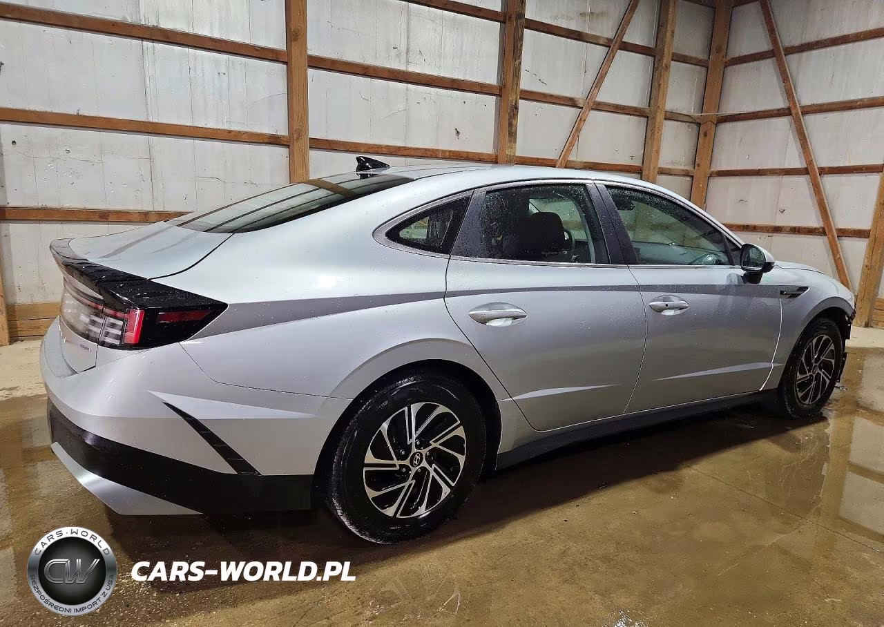 2026 Hyundai Sonata Hybrid Blue VIN:KMHL24JJ3TA164259 - 3