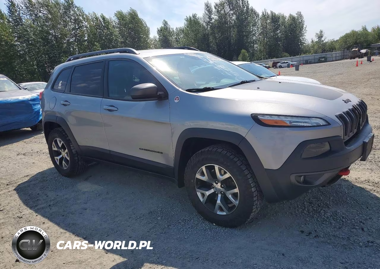 2015 Jeep Cherokee Trailhawk VIN:1C4PJMBS5FW786157 - 4