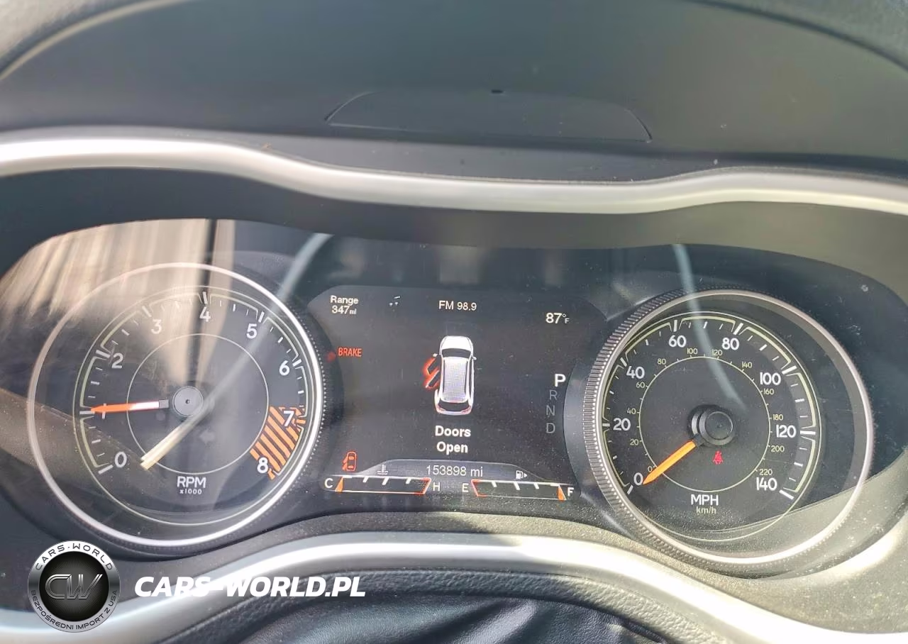 2015 Jeep Cherokee Trailhawk VIN:1C4PJMBS5FW786157 - 9