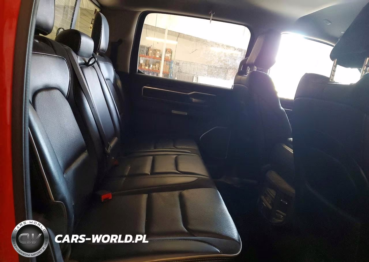 2019 Ram 1500 Laramie VIN:1C6SRFJT3KN740827 - 10