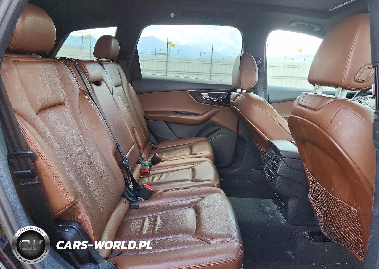 2017 Audi Q7 Premium Plus VIN:WA1LAAF7XHD056014 - 11