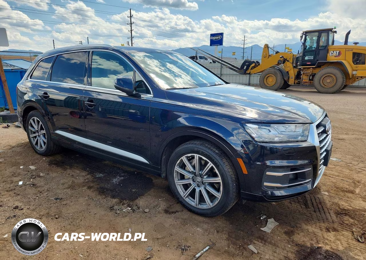 2017 Audi Q7 Premium Plus VIN:WA1LAAF7XHD056014 - 4