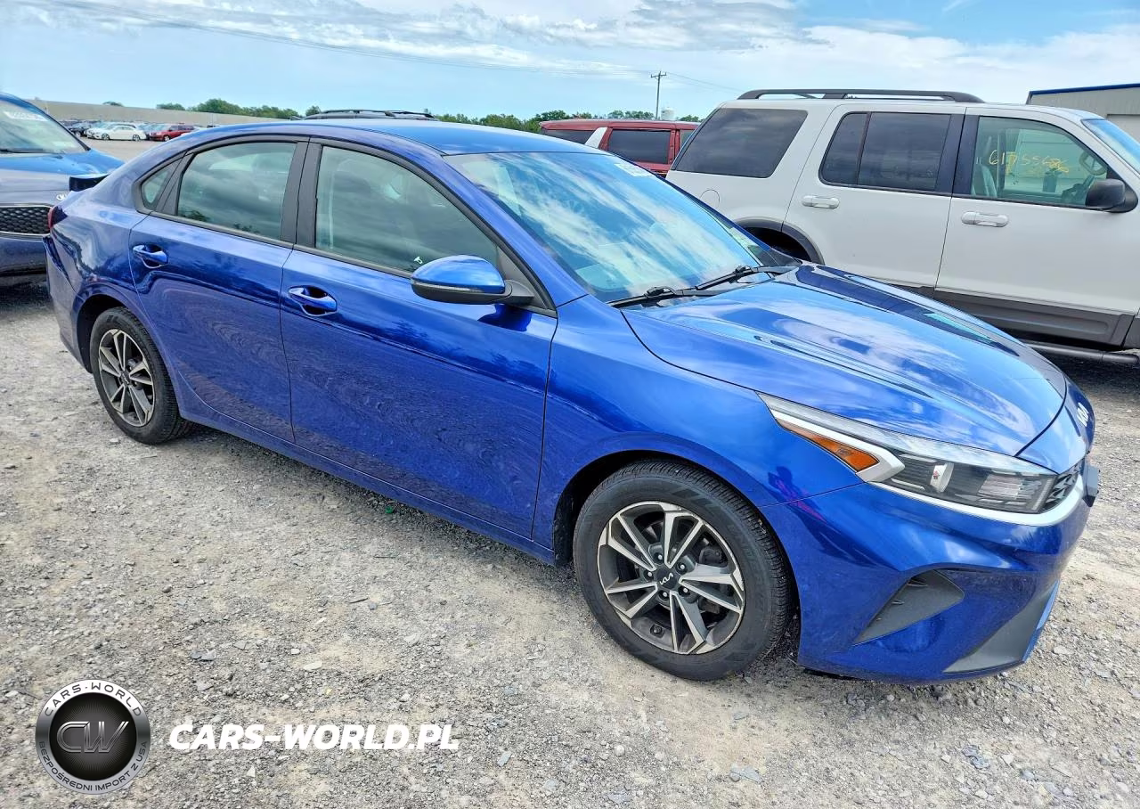 2023 Kia Forte Lxs VIN:3KPF24AD3PE526086 - 4