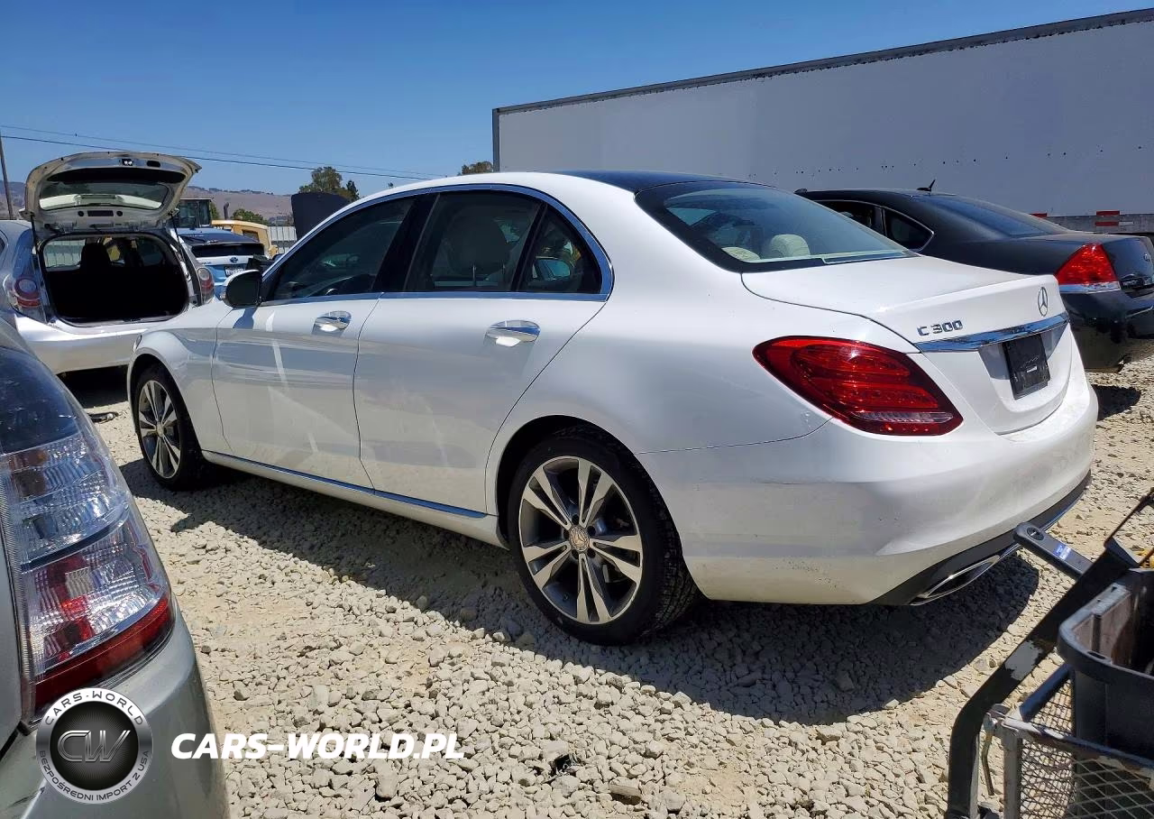 2015 Mercedes-Benz C 300 4Matic VIN:55SWF4KB4FU032487 - 2