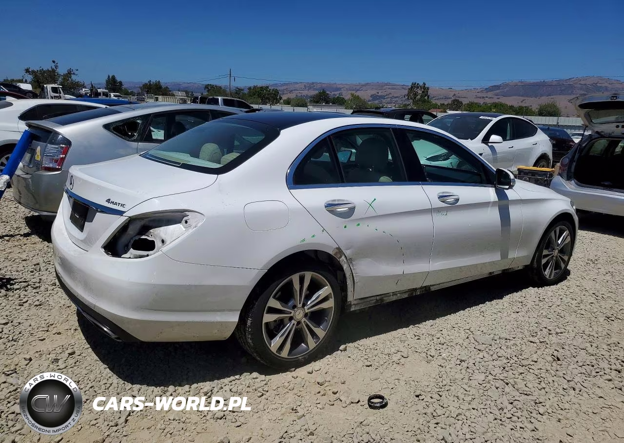 2015 Mercedes-Benz C 300 4Matic VIN:55SWF4KB4FU032487 - 3