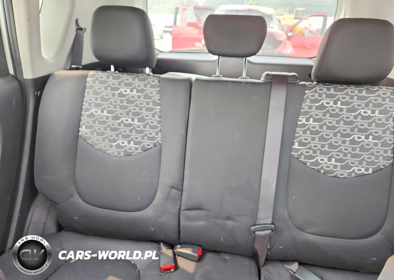 2011 Kia Soul + VIN:KNDJT2A26B7272831 - 10