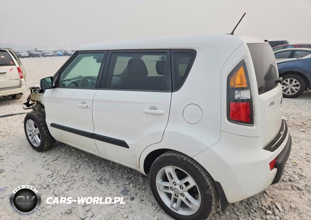 2011 Kia Soul + VIN:KNDJT2A26B7272831 - 2