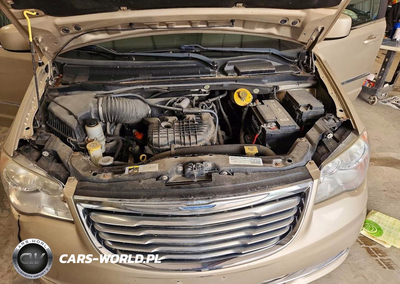 2015 Chrysler Town & Country Touring VIN:2C4RC1BG1FR538073 - 12
