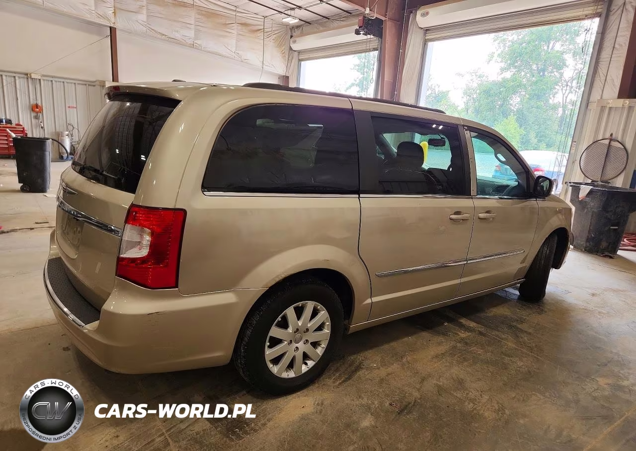 2015 Chrysler Town & Country Touring VIN:2C4RC1BG1FR538073 - 3