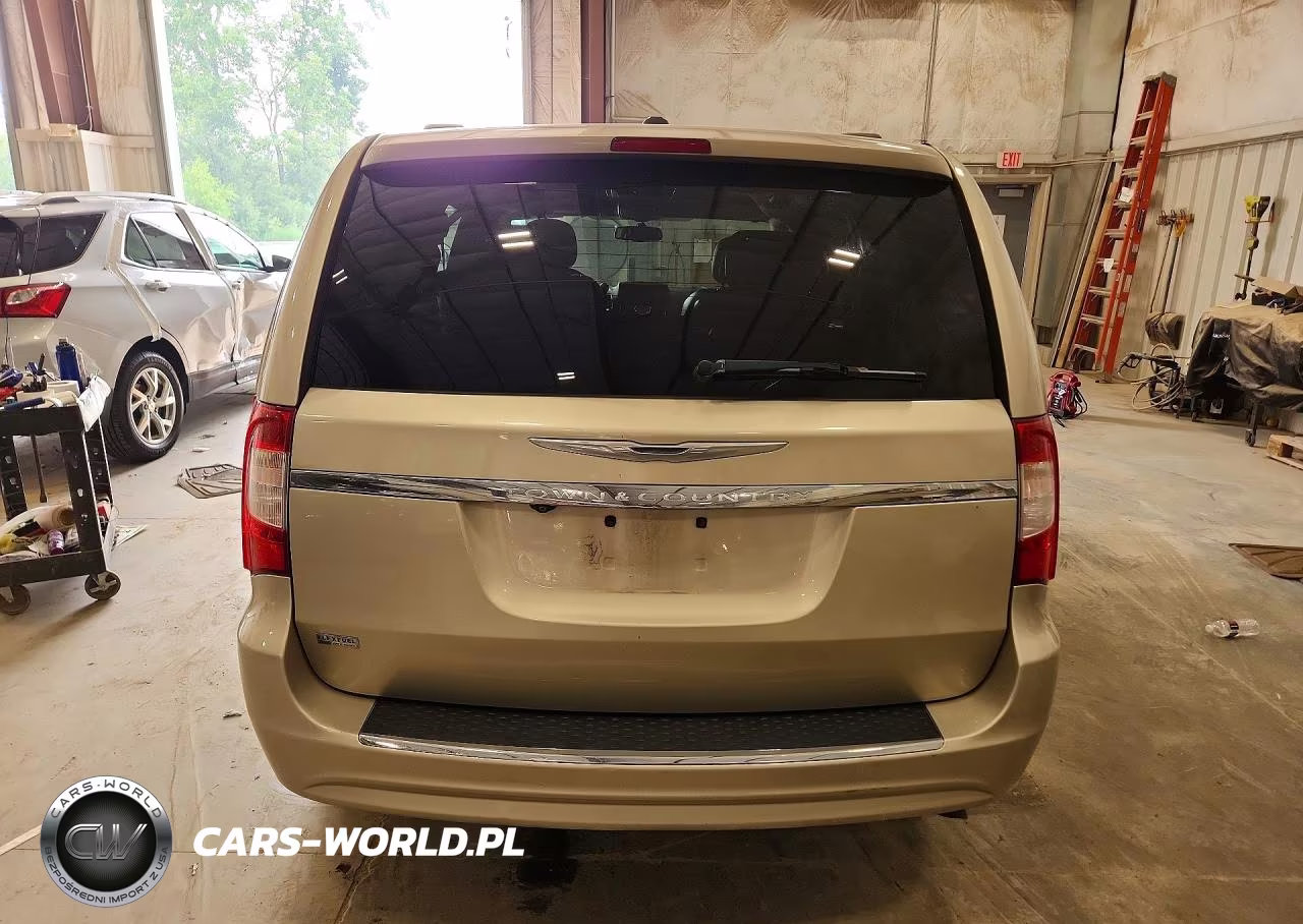 2015 Chrysler Town & Country Touring VIN:2C4RC1BG1FR538073 - 6