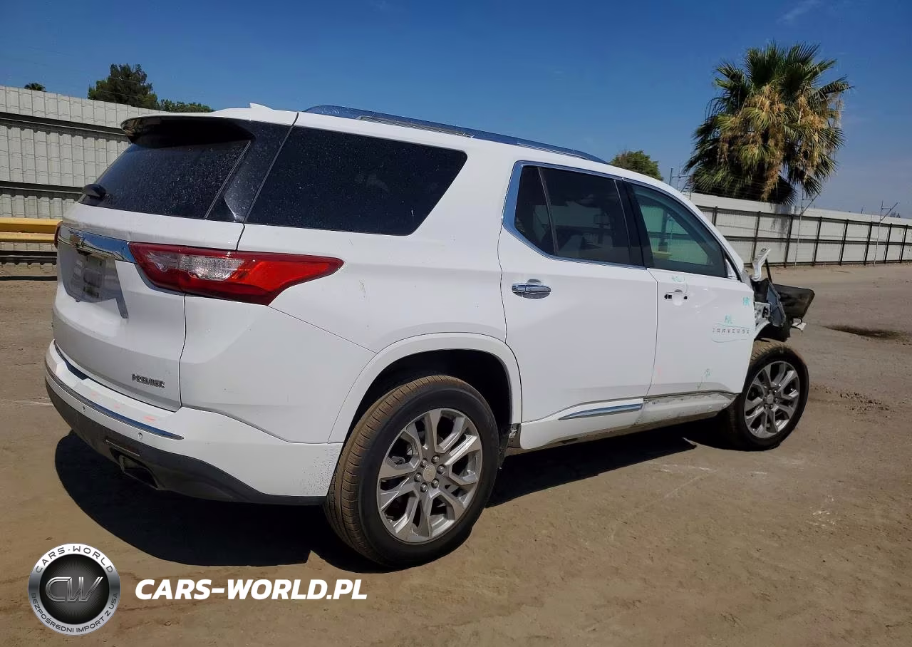 2019 Chevrolet Traverse Premier VIN:1GNERKKW3KJ175954 - 3