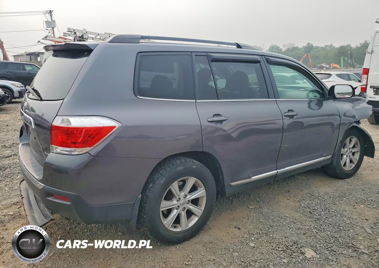 2011 Toyota Highlander Base VIN:5TDBK3EH5BS056633 - 3