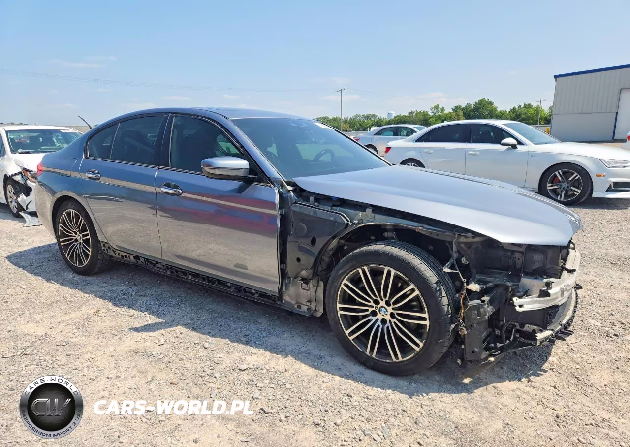 2018 BMW 530 Xi VIN:WBAJA7C5XJWA74543 - 4