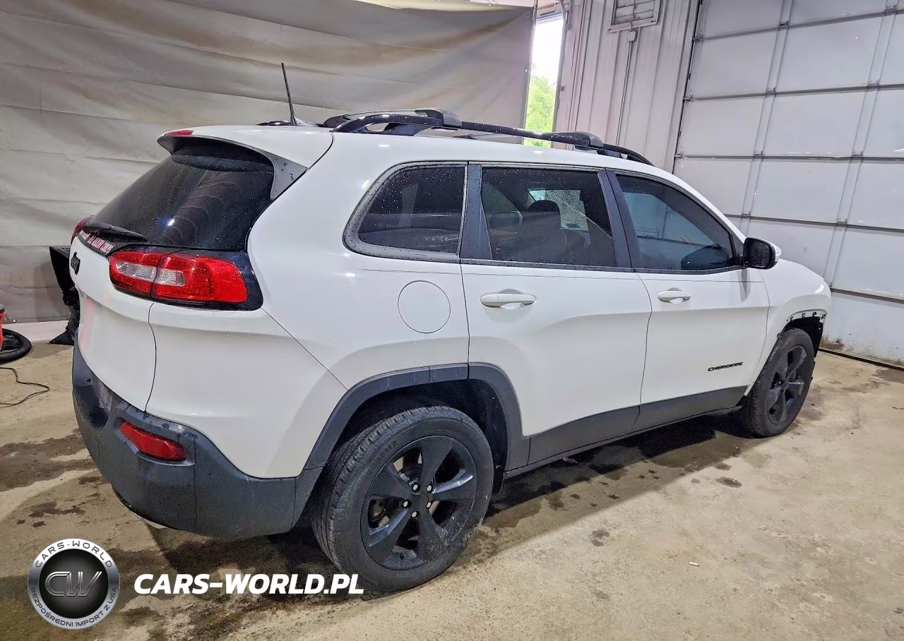 2018 Jeep Cherokee Latitude VIN:1C4PJLCX2JD524556 - 3