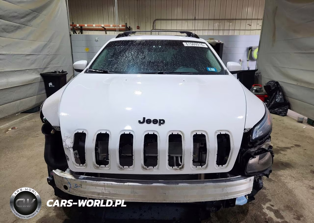 2018 Jeep Cherokee Latitude VIN:1C4PJLCX2JD524556 - 5