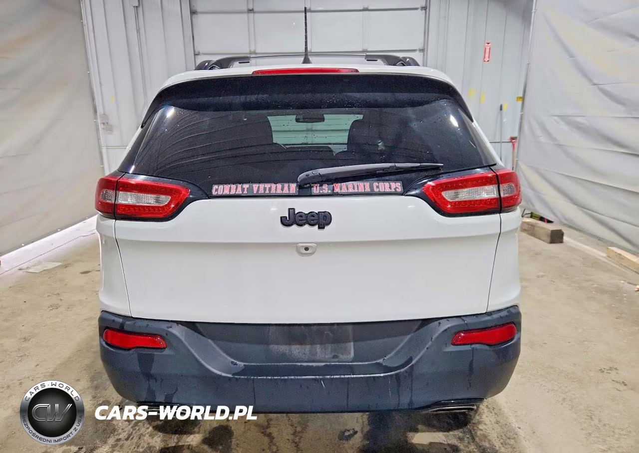 2018 Jeep Cherokee Latitude VIN:1C4PJLCX2JD524556 - 6