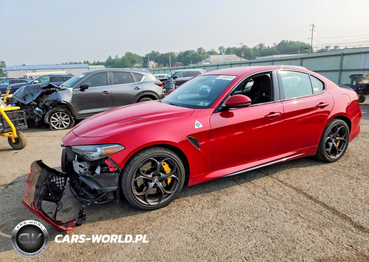 2018 Alfa Romeo Giulia Quadrifoglio – zdjęcie 1 z 12