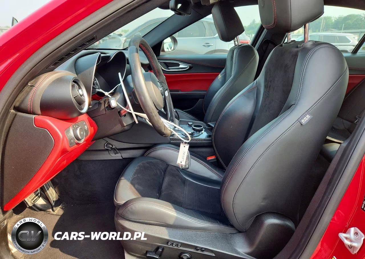 2018 Alfa Romeo Giulia Quadrifoglio VIN:ZARFAEAV9J7592849 - 7