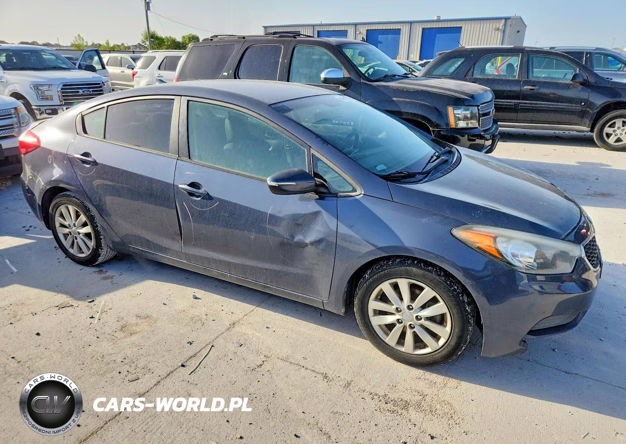 2015 Kia Forte Lx VIN:KNAFX4A66F5367722 - 4