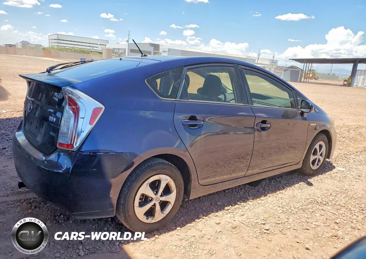2015 Toyota Prius Two VIN:JTDKN3DU5F1963116 - 3