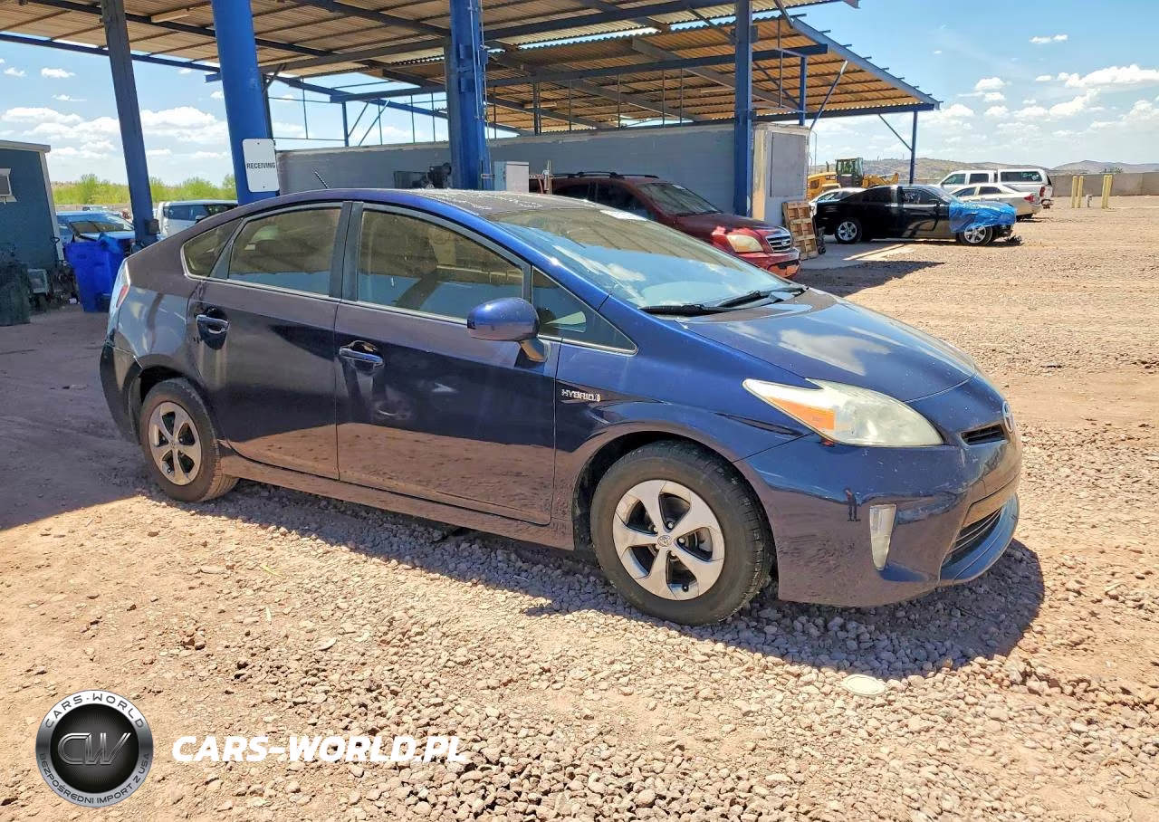 2015 Toyota Prius Two VIN:JTDKN3DU5F1963116 - 4