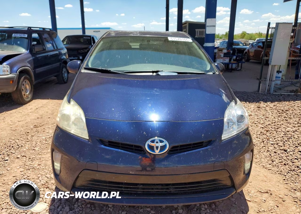 2015 Toyota Prius Two VIN:JTDKN3DU5F1963116 - 5