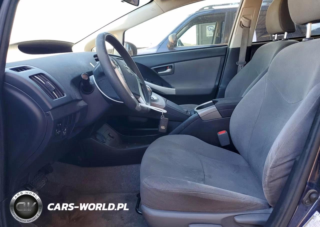 2015 Toyota Prius Two VIN:JTDKN3DU5F1963116 - 7