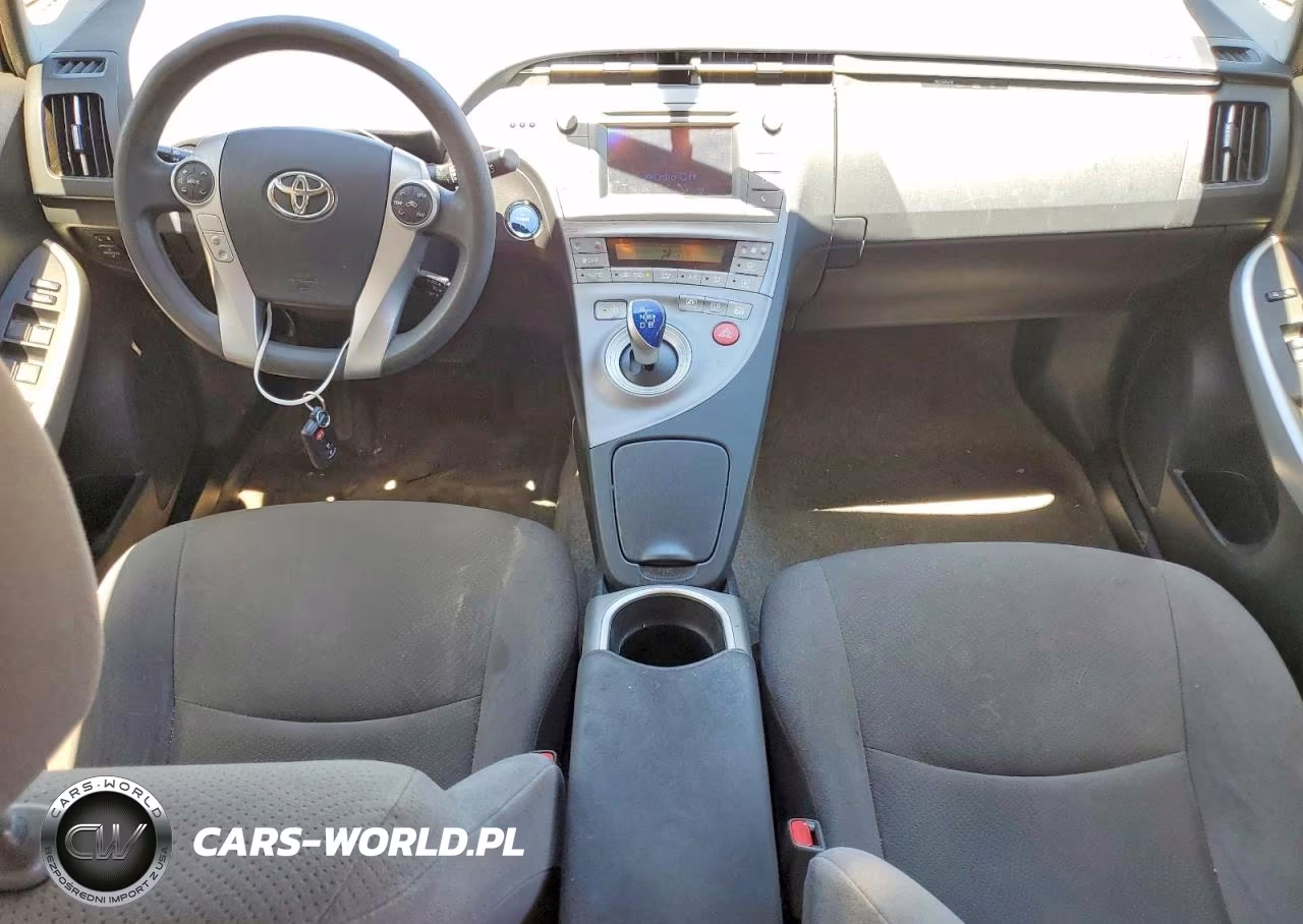 2015 Toyota Prius Two VIN:JTDKN3DU5F1963116 - 8
