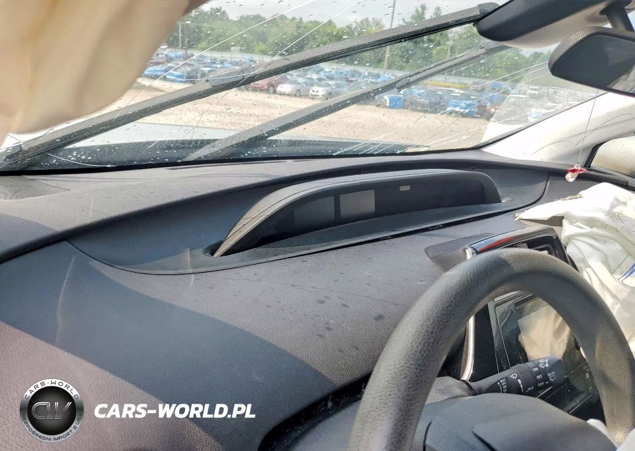 2018 Toyota Prius Two VIN:JTDKBRFU4J3065421 - 9