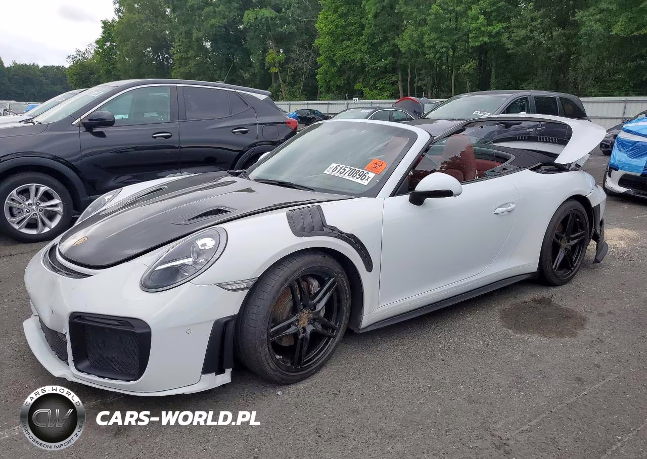 2018 Porsche 911 Carrera