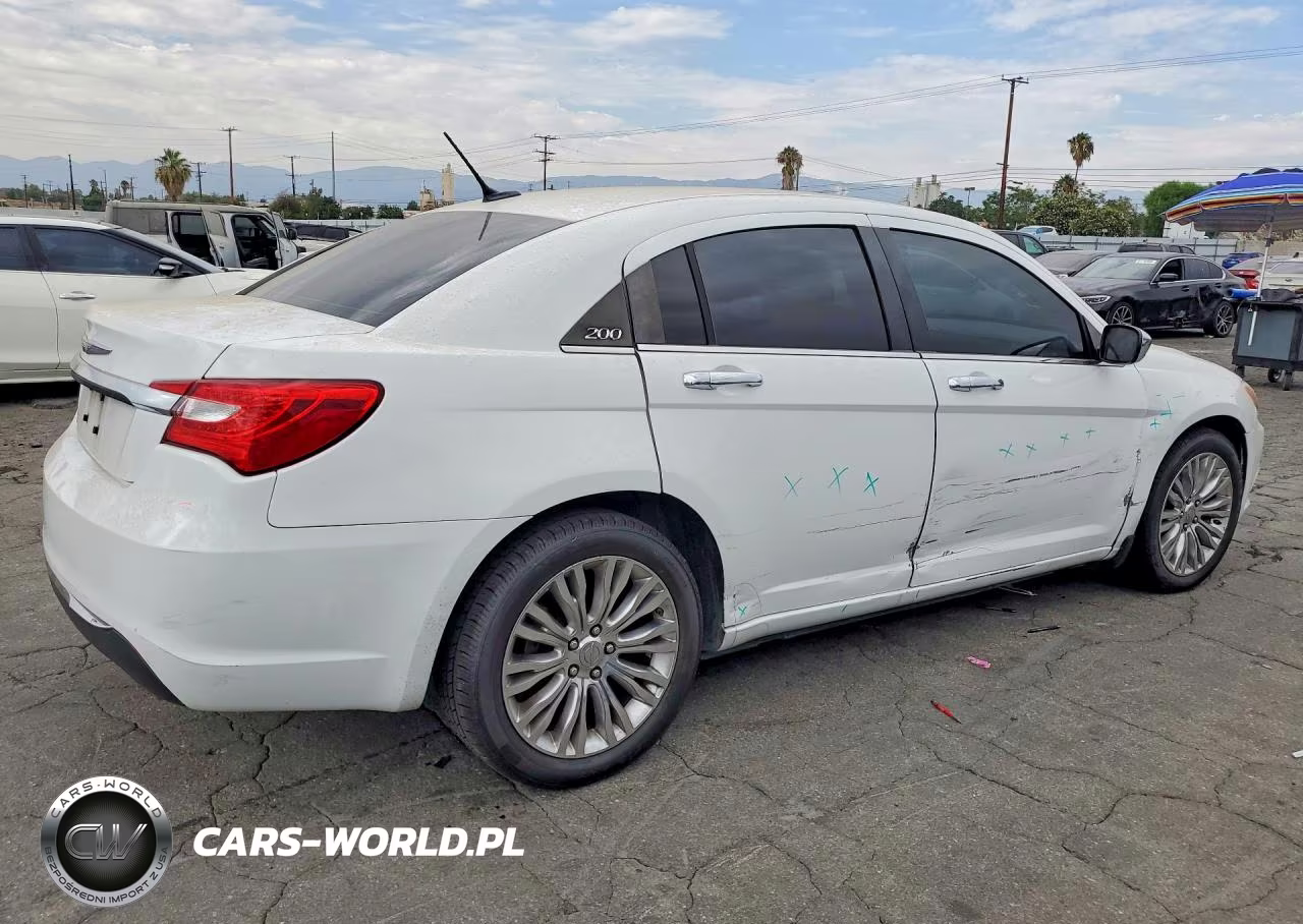 2011 Chrysler 200 Limited VIN:1C3BC2FG7BN618216 - 3