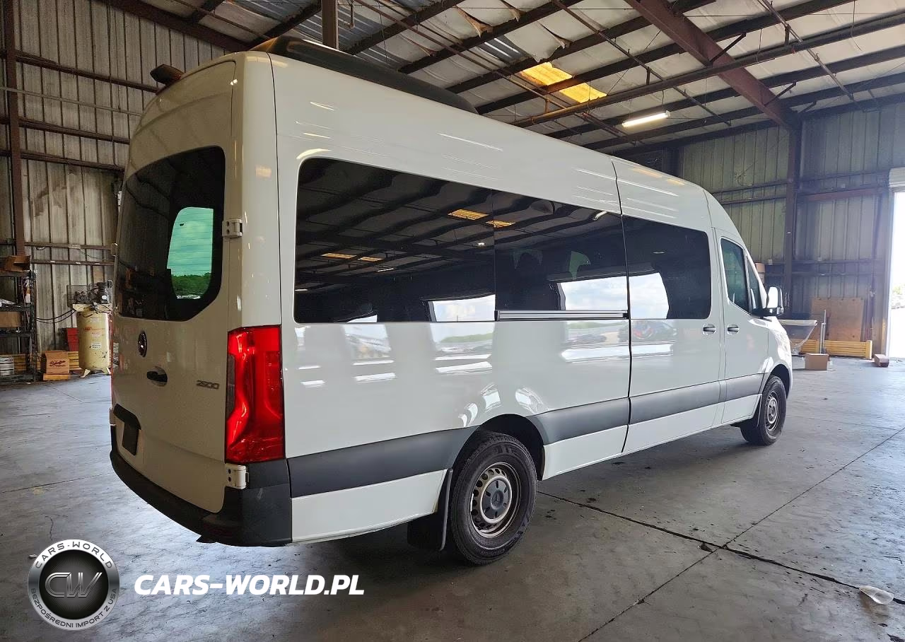 2025 Mercedes-Benz Sprinter 2500 VIN:W1Z4KGHY6ST212229 - 3