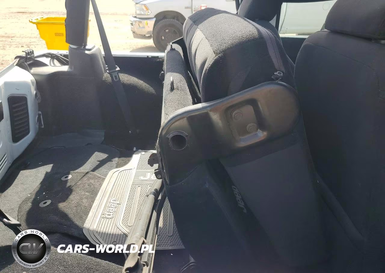 2015 Jeep Wrangler Sport VIN:1C4AJWAG8FL501998 - 10