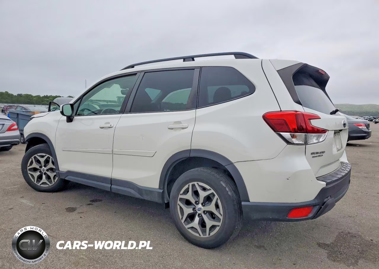 2021 Subaru Forester Premium VIN:JF2SKAJC7MH526118 - 2