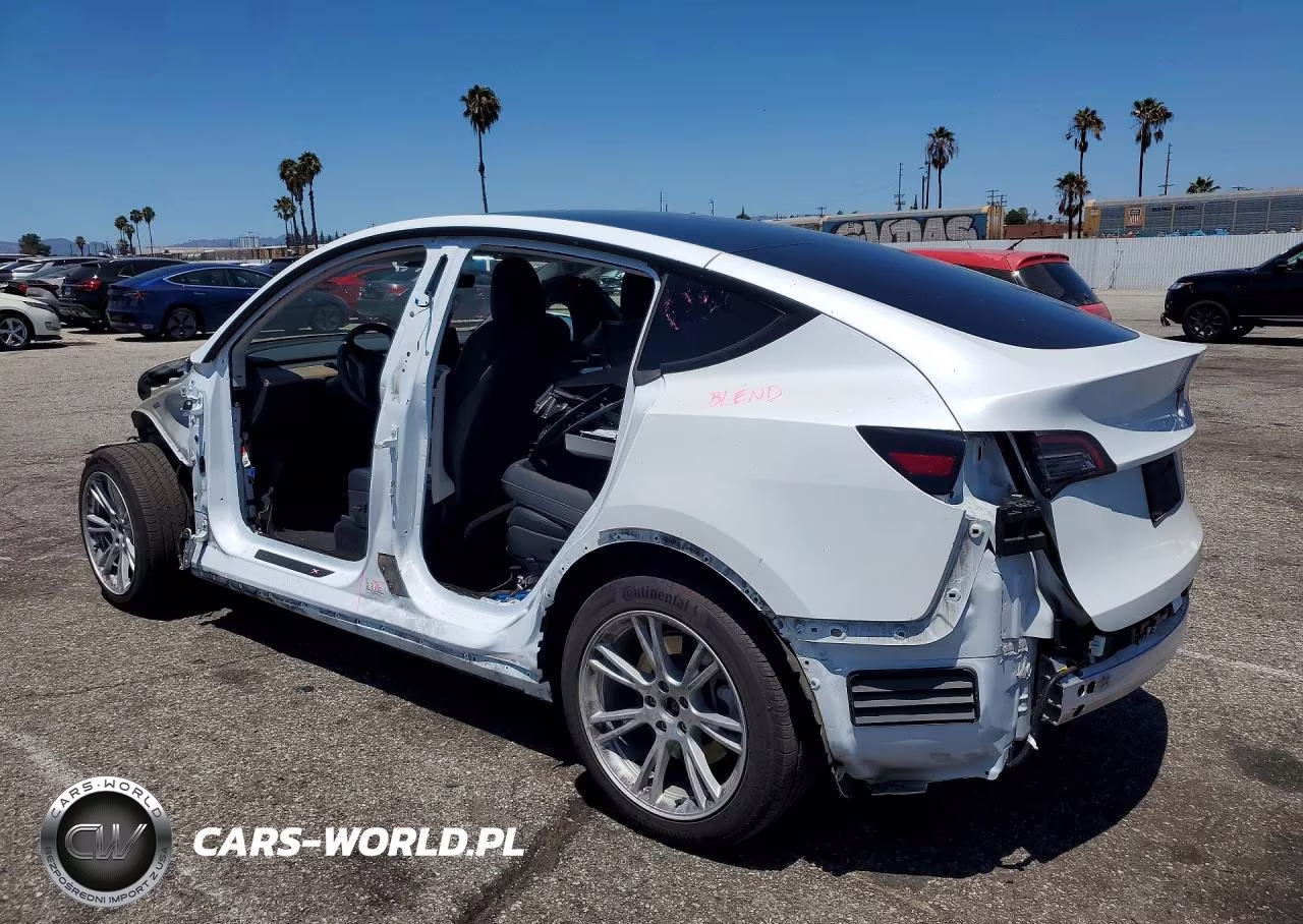 2022 Tesla Model Y VIN:7SAYGAEE9NF465526 - 2