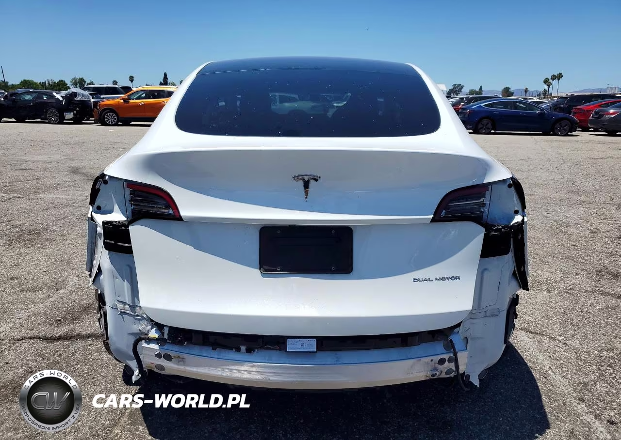 2022 Tesla Model Y VIN:7SAYGAEE9NF465526 - 6