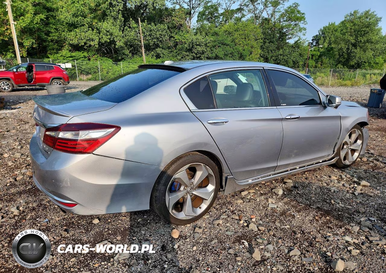2017 Honda Accord Touring VIN:1HGCR3F93HA026349 - 3