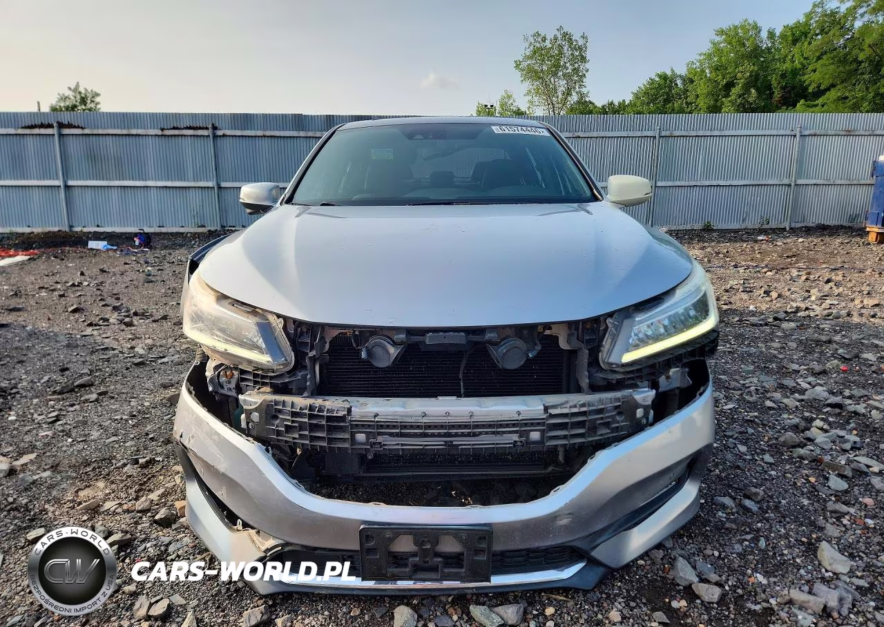 2017 Honda Accord Touring VIN:1HGCR3F93HA026349 - 5